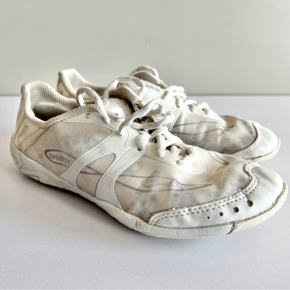 Nfinity cheer shoes Vengeance white womens 6.5 lightweight comp lace up sneaker - Picture 1 of 7